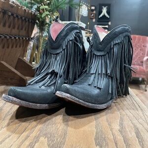 Junk Gypsy Fringed Black Ankle Boots 8.5
